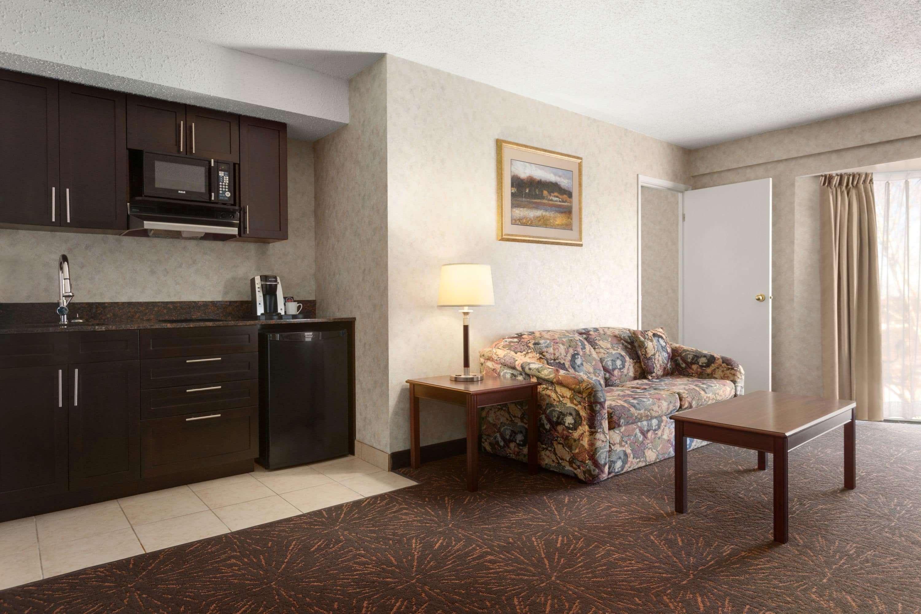 Travelodge By Wyndham Lloydminster Exterior foto
